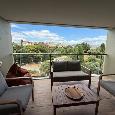Piscine Rooftop Neuve * סאן-לורן-דו-ואר